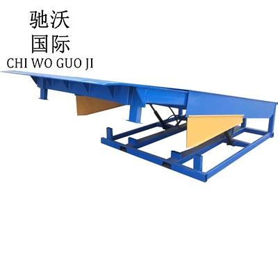 伸縮式裝卸過橋